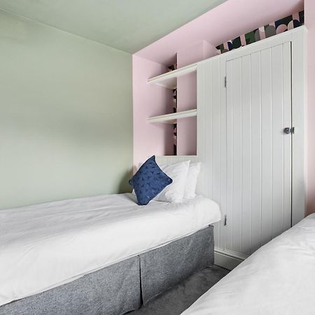 Harbour Court Plymouth - Free Parking - Tucked Away On The Barbican With Courtyard - By Ocean City Retreats Bagian luar foto