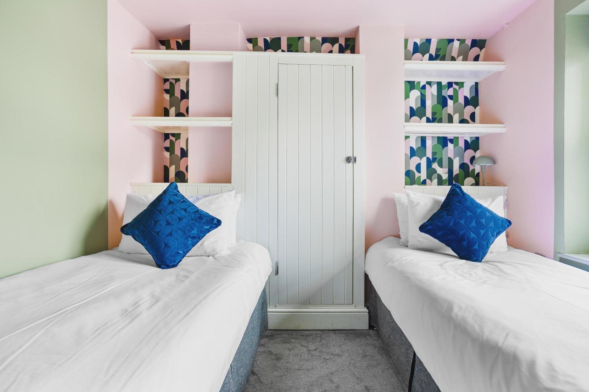 Harbour Court Plymouth - Free Parking - Tucked Away On The Barbican With Courtyard - By Ocean City Retreats Bagian luar foto