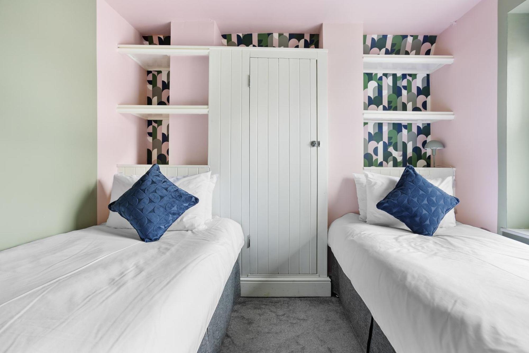 Harbour Court Plymouth - Free Parking - Tucked Away On The Barbican With Courtyard - By Ocean City Retreats Bagian luar foto